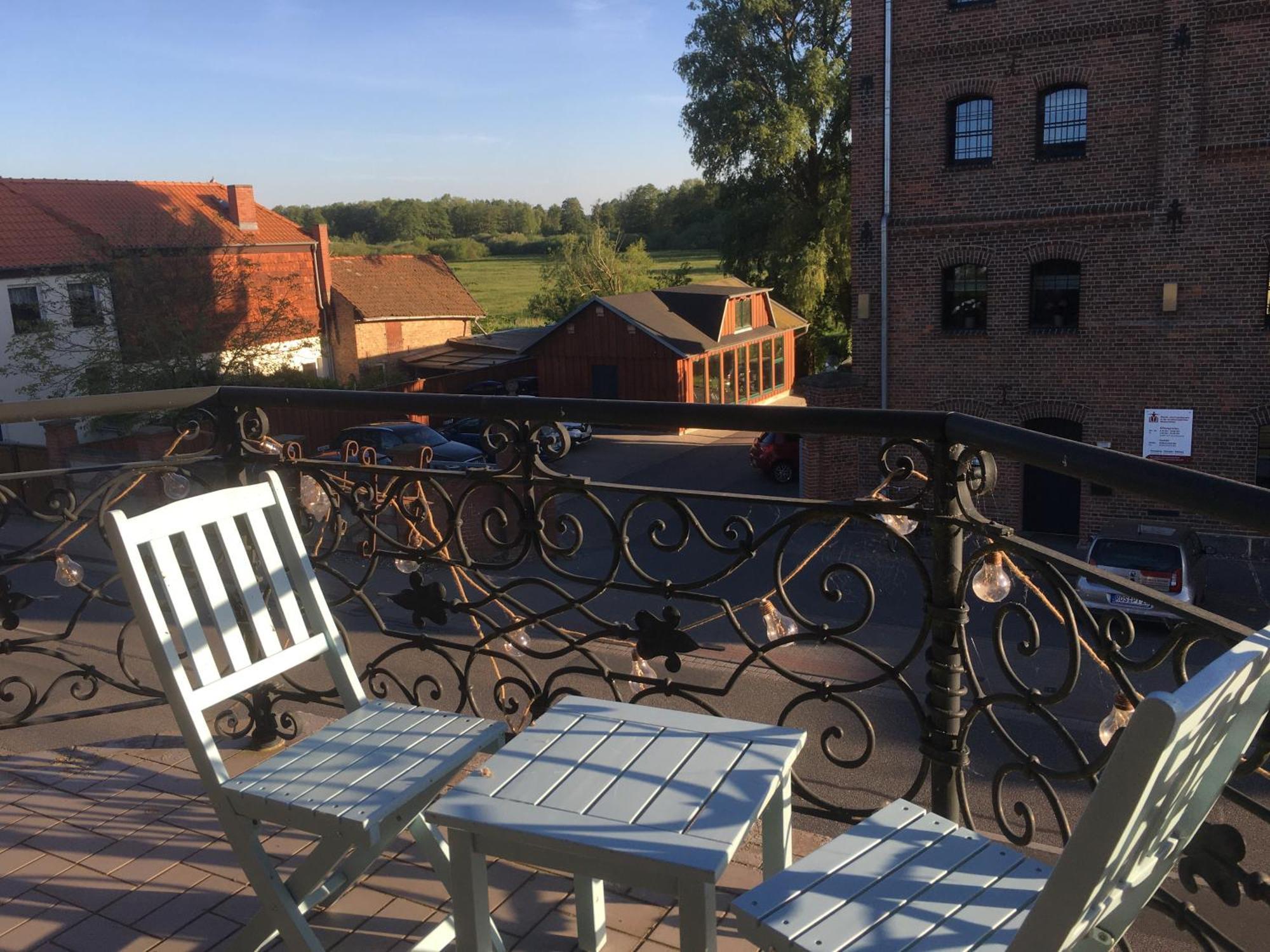 B&B Muehlenvilla Am Buetzower Hafen Bützow Exterior foto