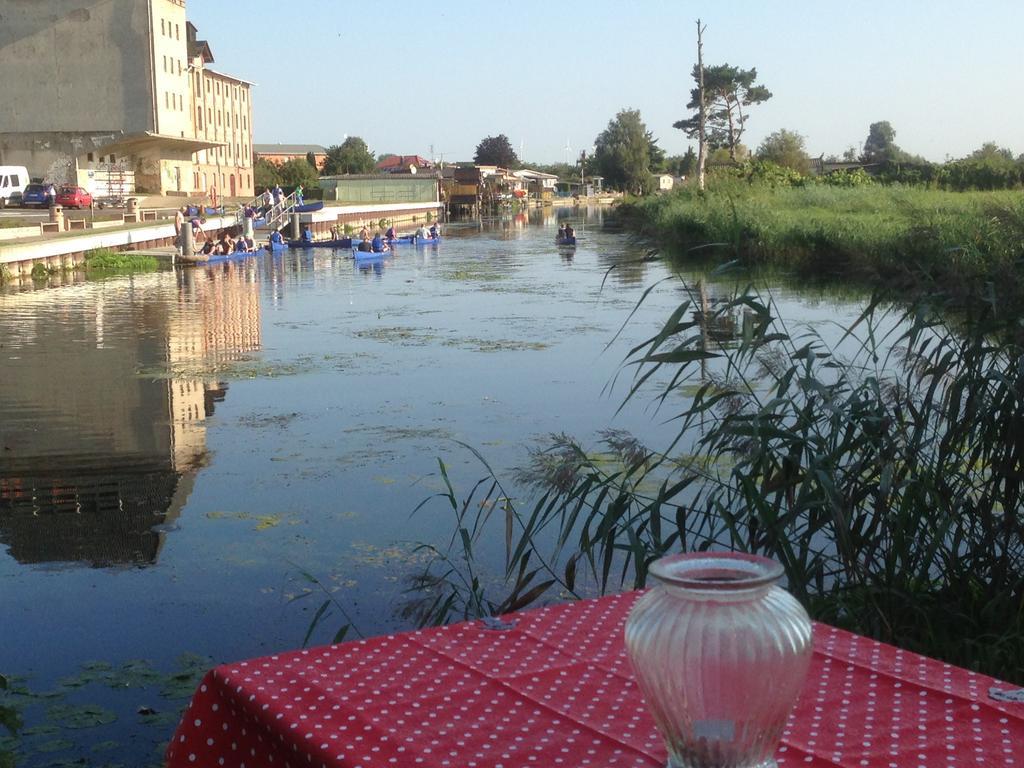 B&B Muehlenvilla Am Buetzower Hafen Bützow Exterior foto